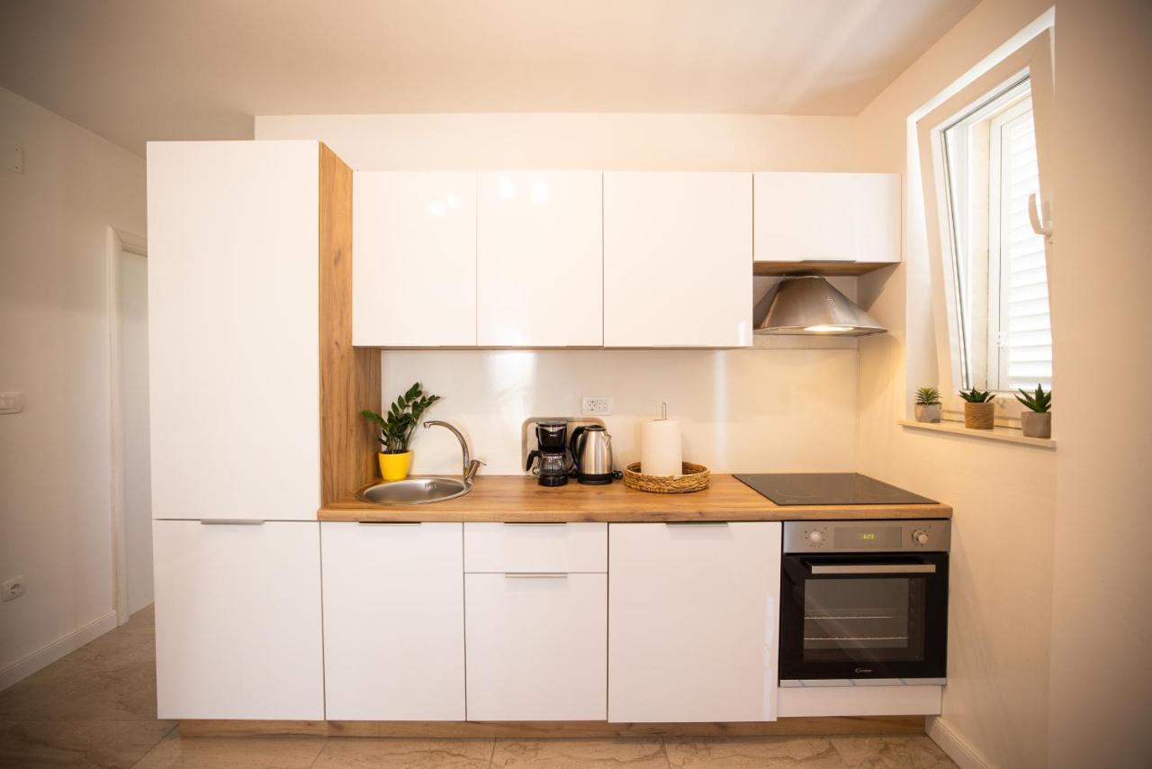 Apartmani Lelu Pridraga Eksteriør bilde